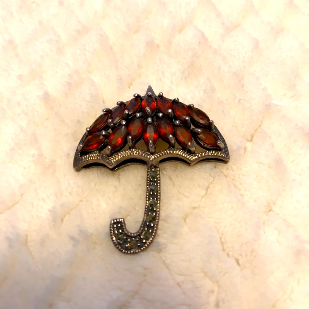 Vintage umbrella pendant w/ garnet rhinestone